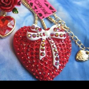 NWT gold necklace enamel/crystal heart pendant